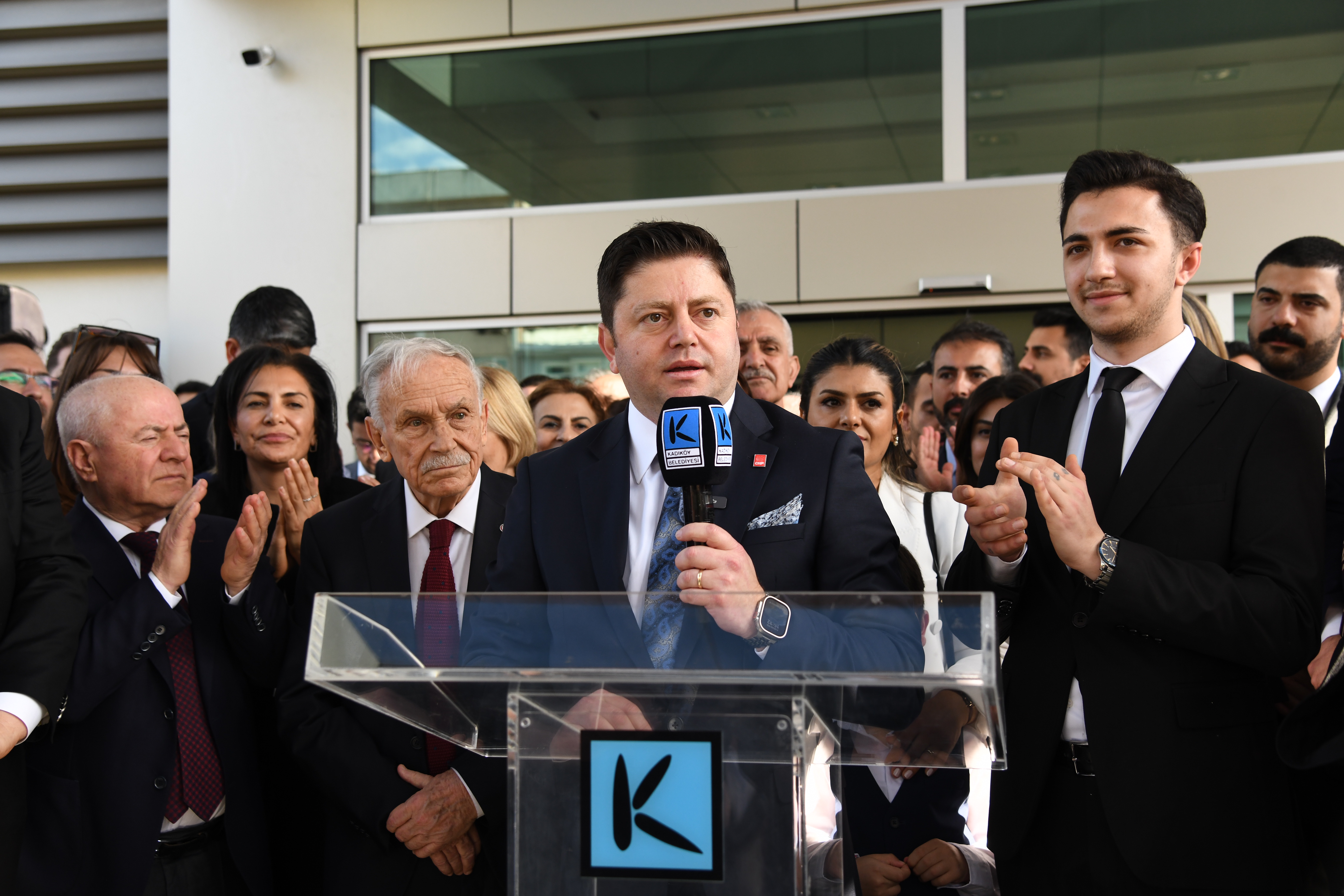  Kadıköy Belediyesi'nde görev değişimi: Mesut Kösedağı görevine başladı 